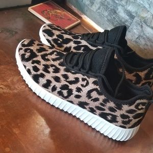 New cheetah tennis shoes